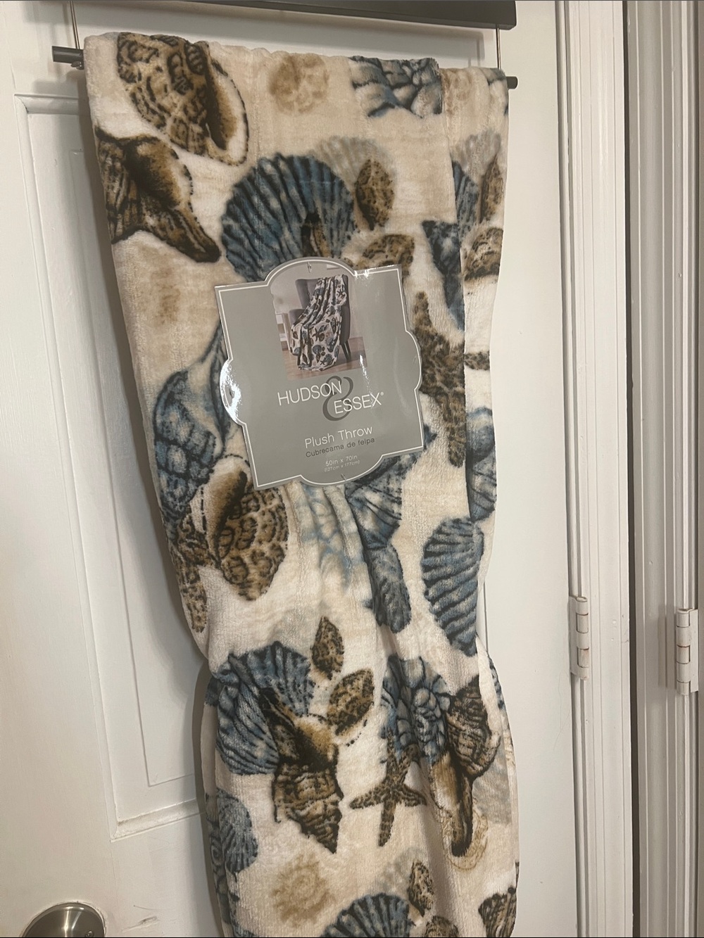 Plush Shell-Print Throw Blanket - Blue & Tan